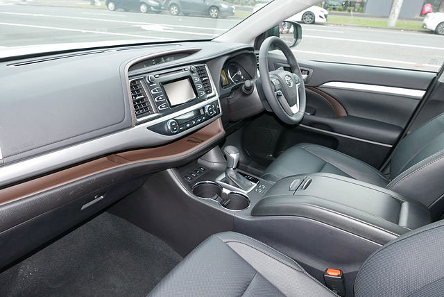 key features toyota highlander