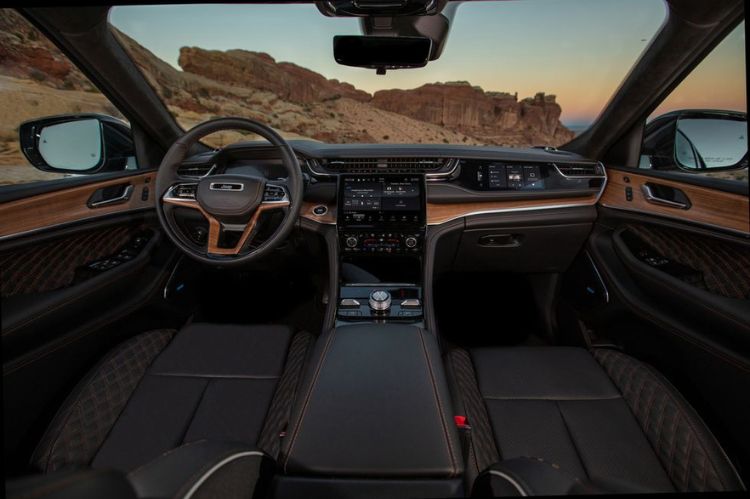 Interior Design Of The 2023 Jeep Grand Cherokee